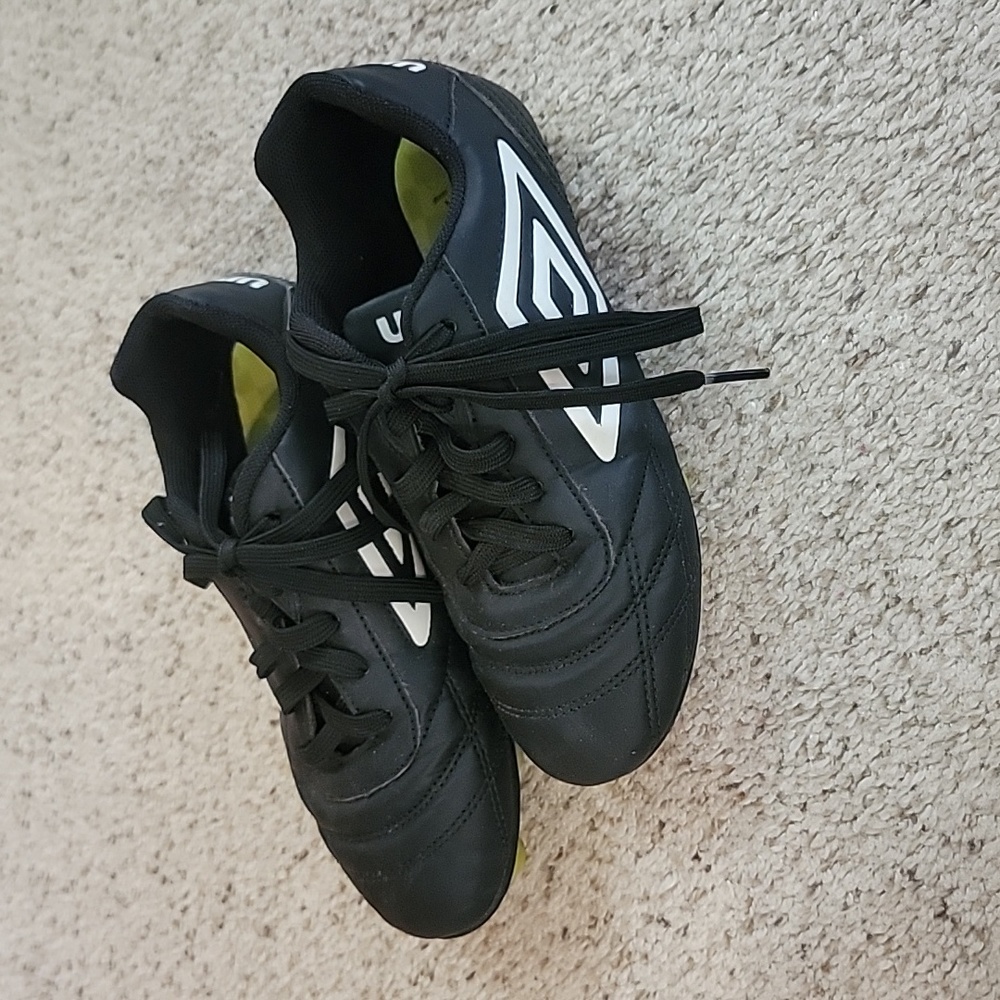 Girls soccer cleats